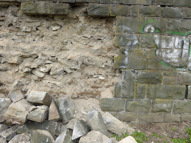 Sanierung historische Bruchsteinmauer